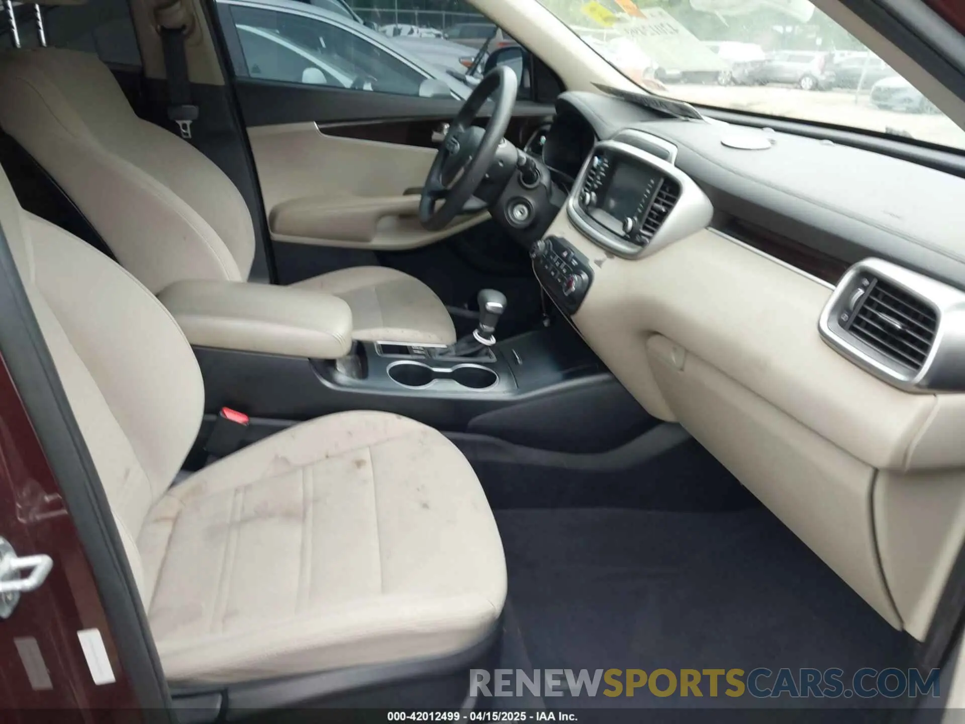 5 Фотография поврежденного автомобиля 5XYPG4A34KG510570 KIA SORENTO 2019