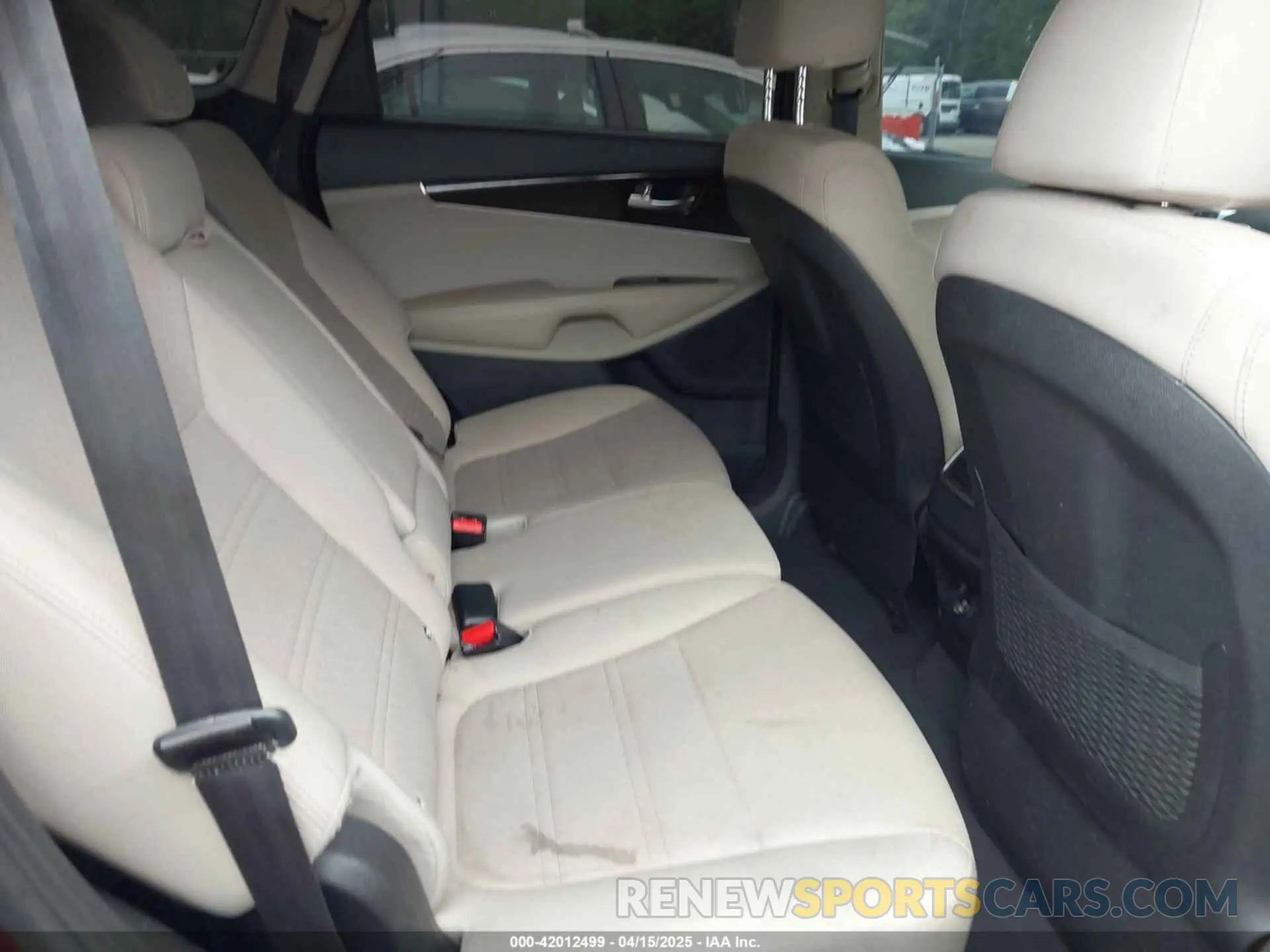 8 Фотография поврежденного автомобиля 5XYPG4A34KG510570 KIA SORENTO 2019