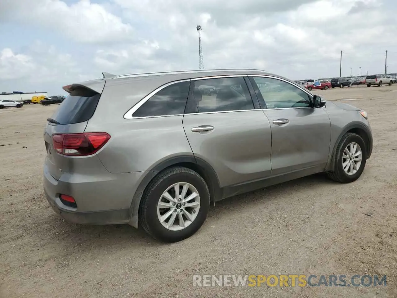 3 Photograph of a damaged car 5XYPG4A34KG534917 KIA SORENTO 2019