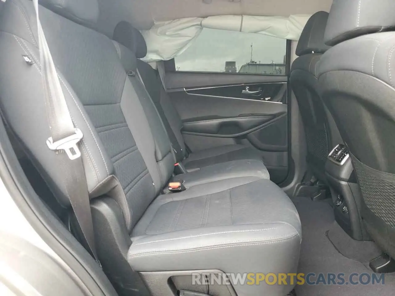 12 Photograph of a damaged car 5XYPG4A34KG536814 KIA SORENTO 2019