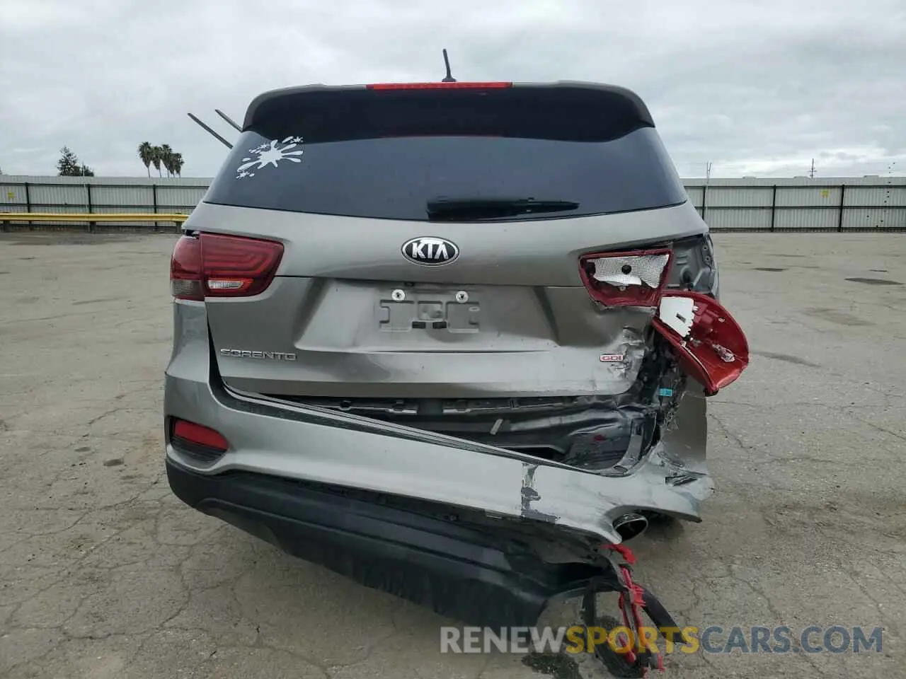 6 Photograph of a damaged car 5XYPG4A34KG536814 KIA SORENTO 2019