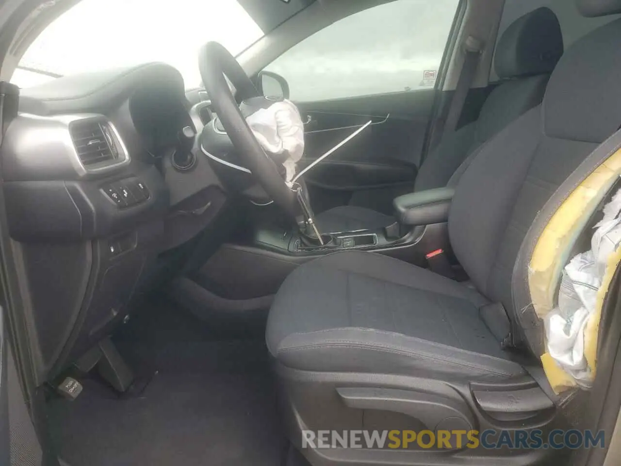7 Photograph of a damaged car 5XYPG4A34KG536814 KIA SORENTO 2019
