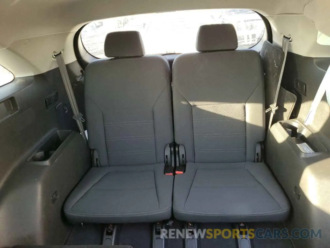 10 Photograph of a damaged car 5XYPG4A34KG566802 KIA SORENTO 2019