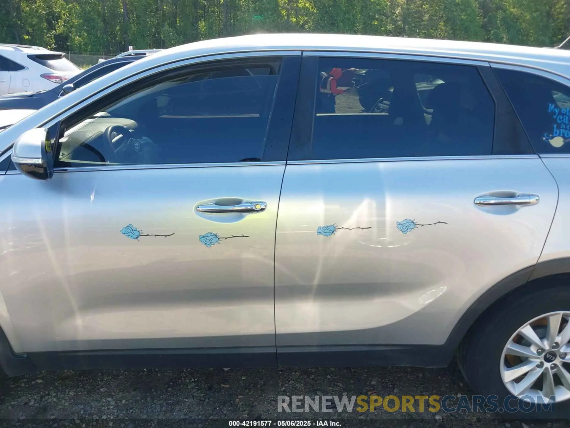 13 Photograph of a damaged car 5XYPG4A34KG574303 KIA SORENTO 2019