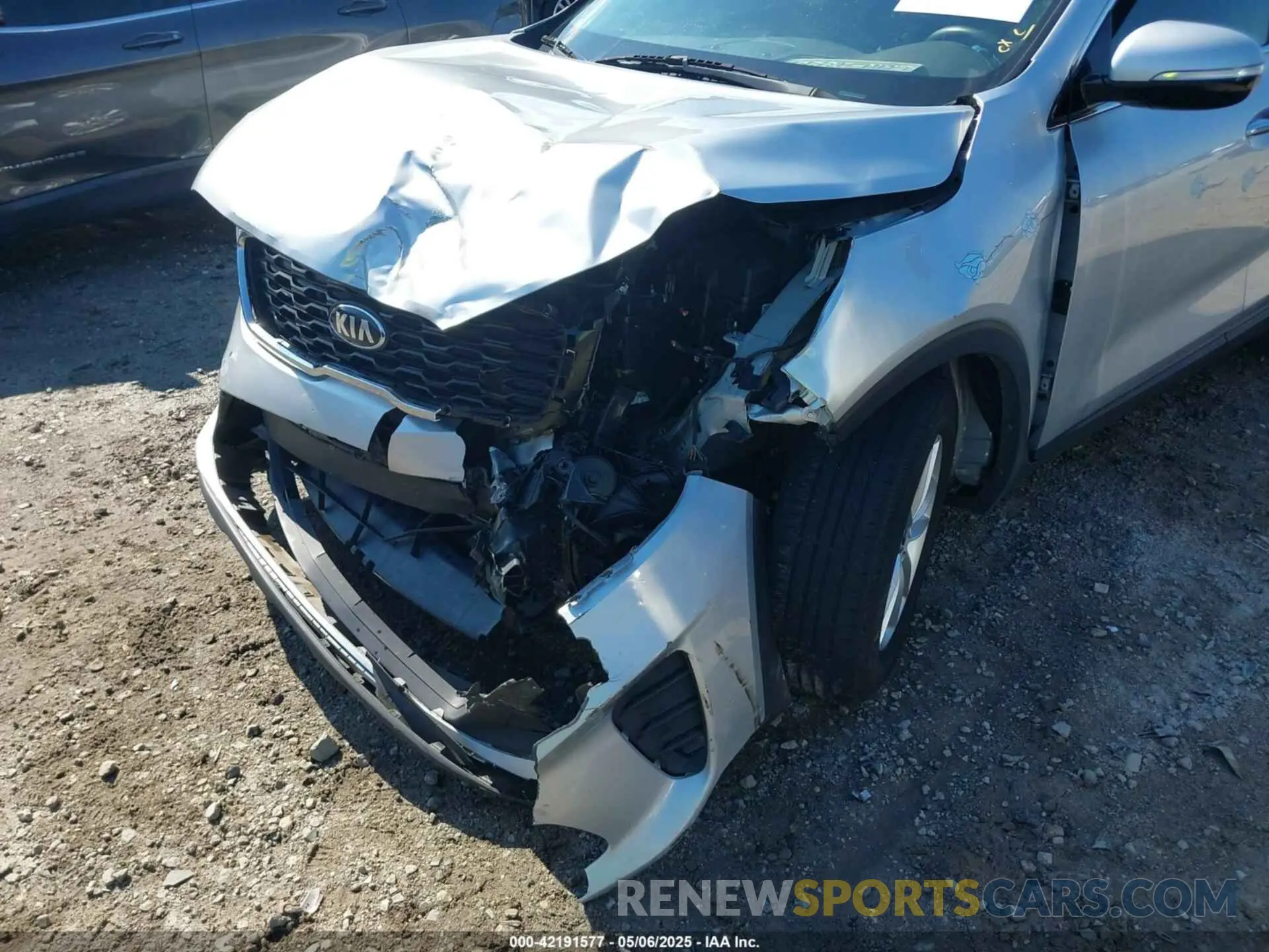 6 Photograph of a damaged car 5XYPG4A34KG574303 KIA SORENTO 2019