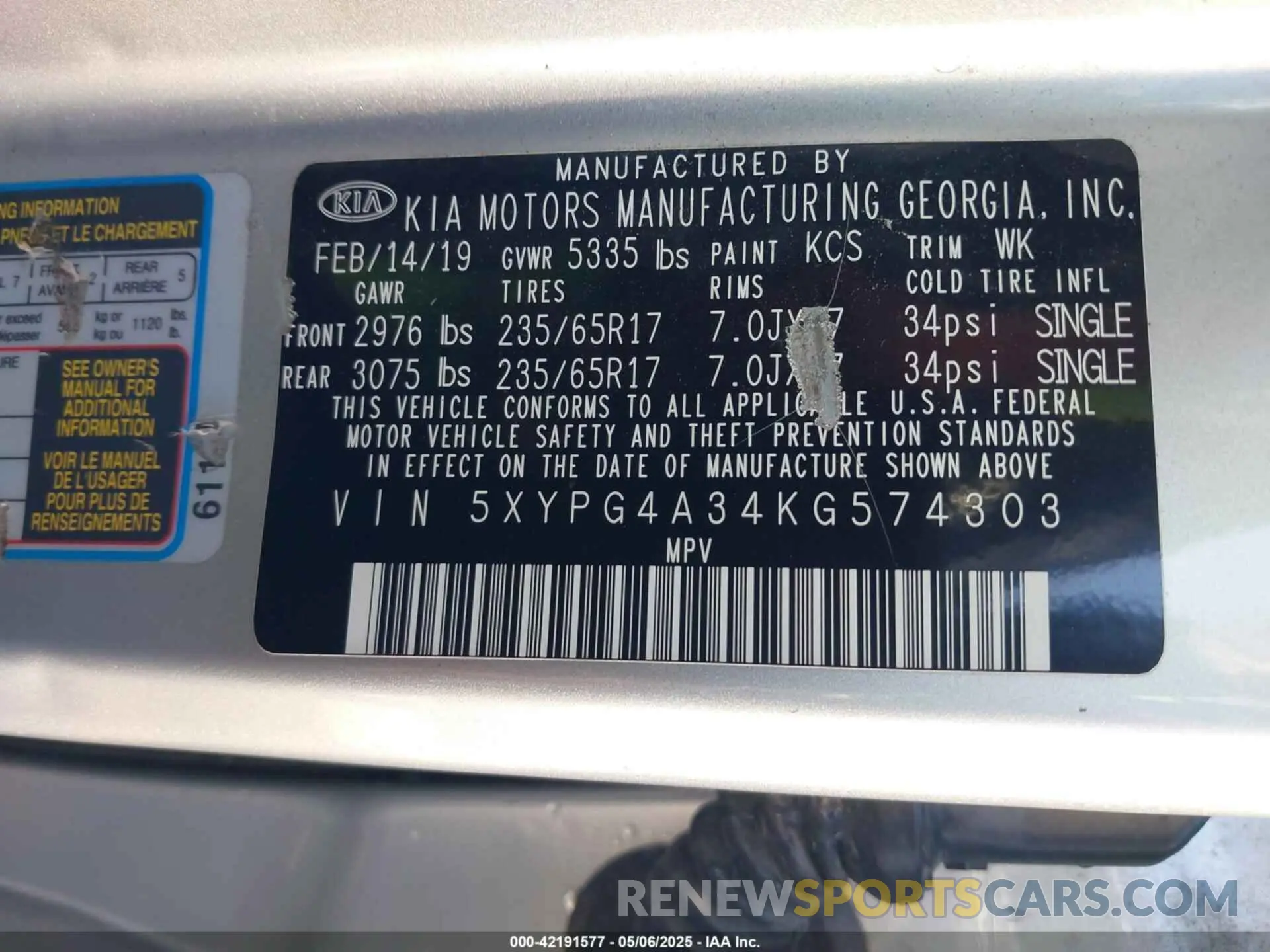 9 Photograph of a damaged car 5XYPG4A34KG574303 KIA SORENTO 2019