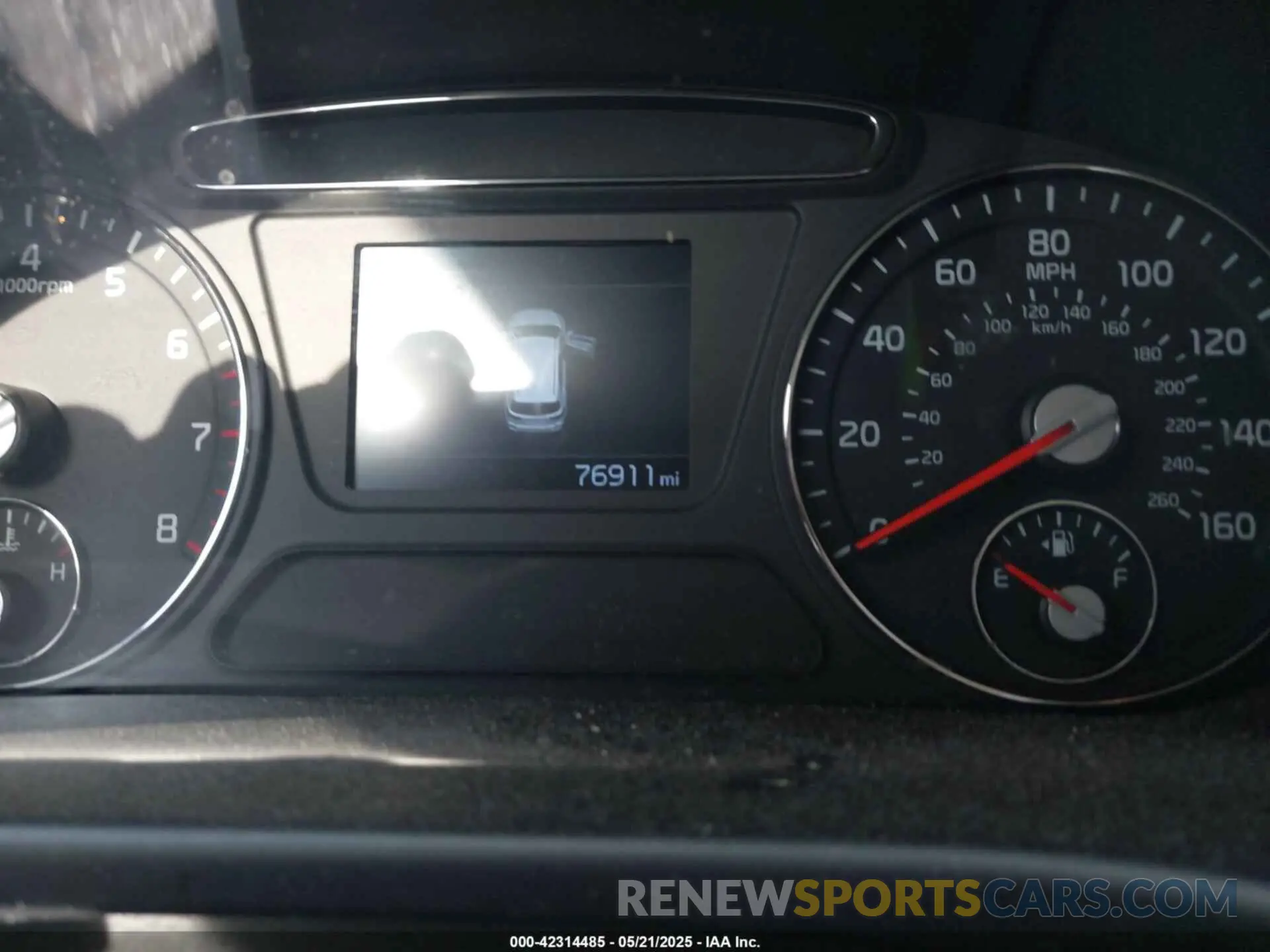 7 Photograph of a damaged car 5XYPG4A34KG598987 KIA SORENTO 2019