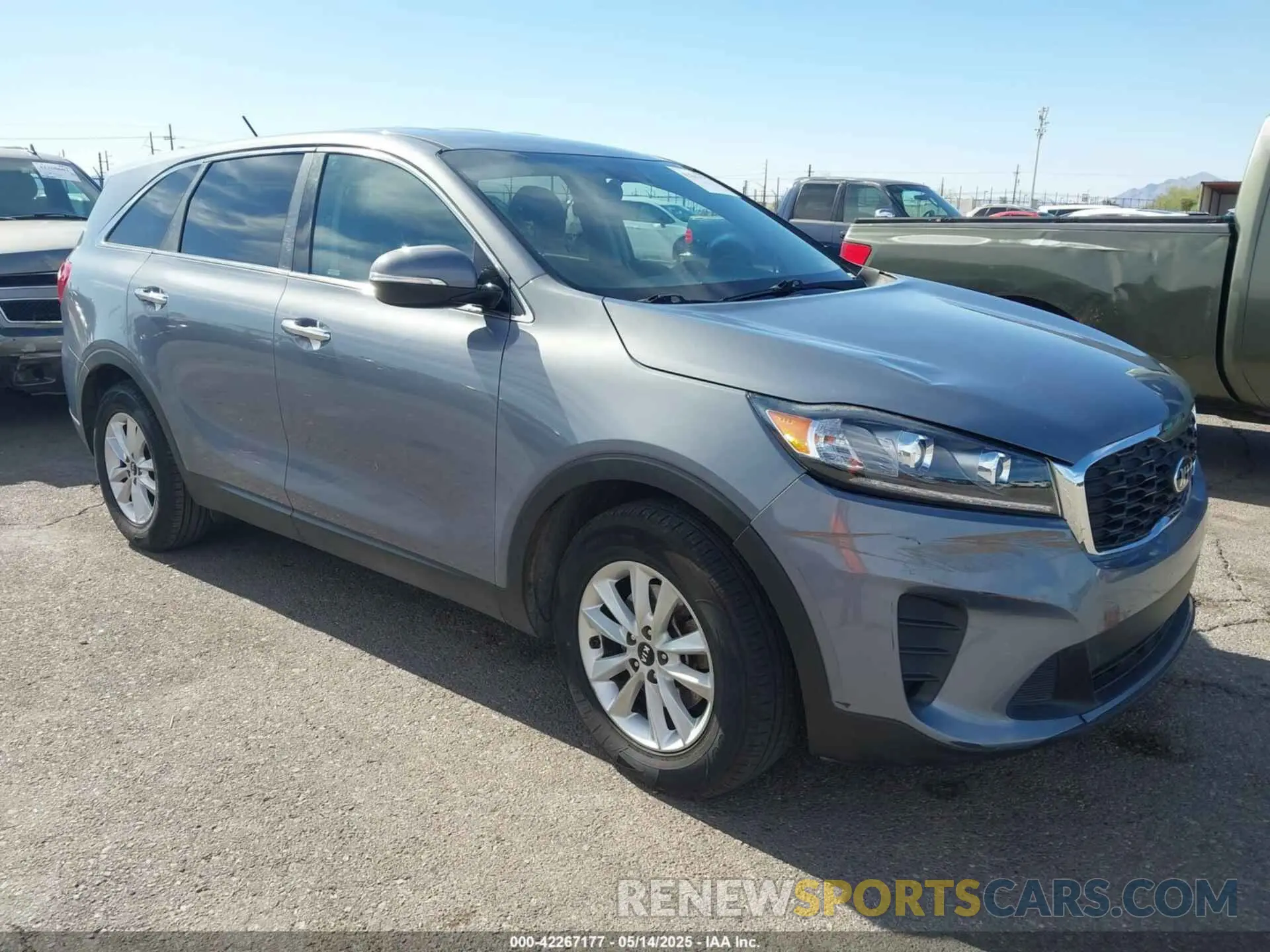 1 Photograph of a damaged car 5XYPG4A34KG610894 KIA SORENTO 2019