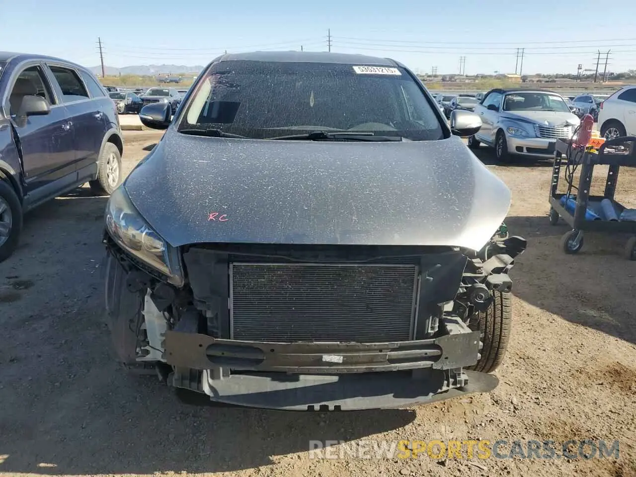 5 Photograph of a damaged car 5XYPG4A35KG499952 KIA SORENTO 2019