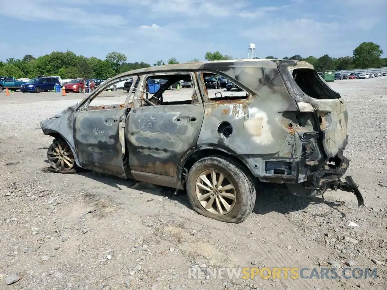 2 Photograph of a damaged car 5XYPG4A35KG534232 KIA SORENTO 2019