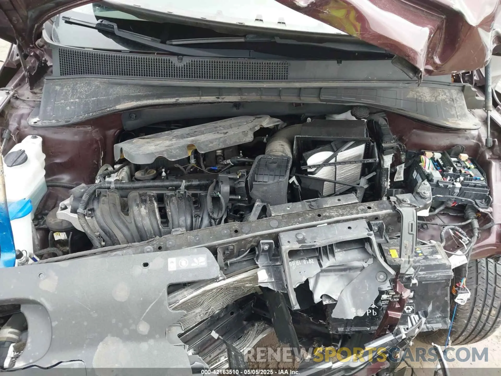 10 Photograph of a damaged car 5XYPG4A35KG576447 KIA SORENTO 2019