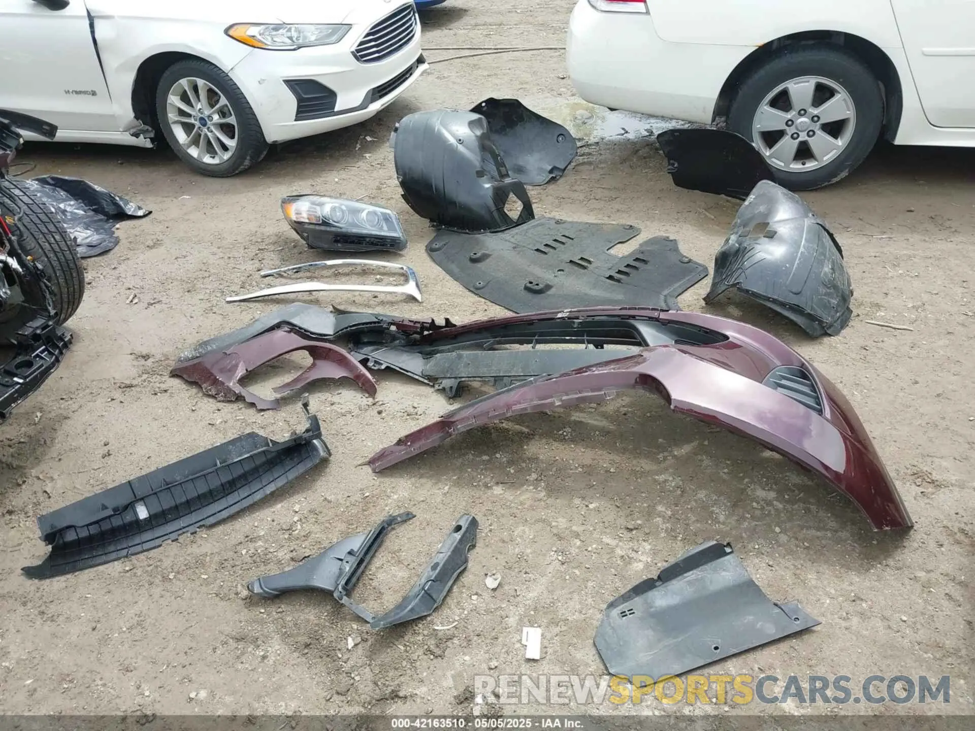 12 Photograph of a damaged car 5XYPG4A35KG576447 KIA SORENTO 2019