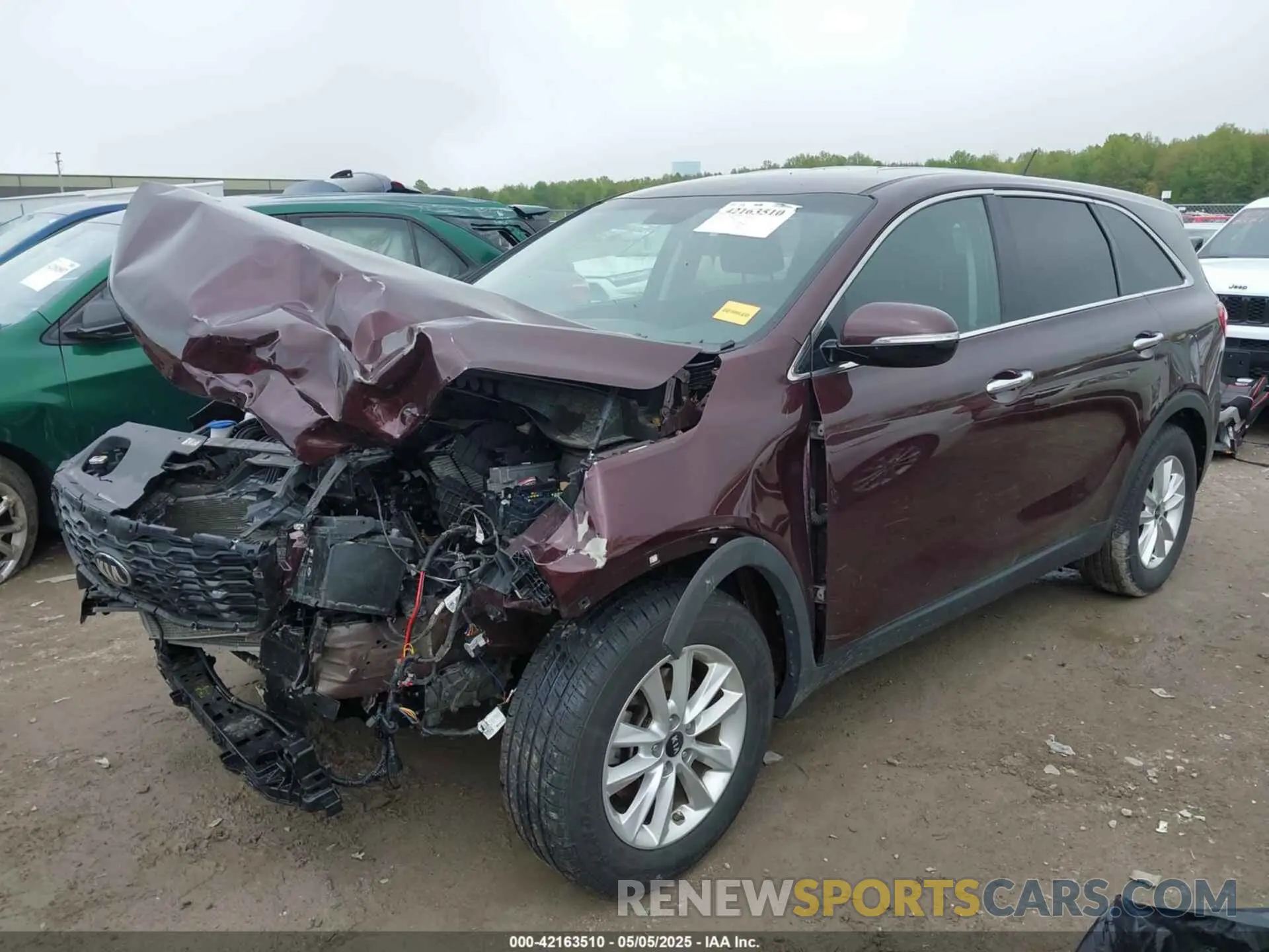 2 Photograph of a damaged car 5XYPG4A35KG576447 KIA SORENTO 2019