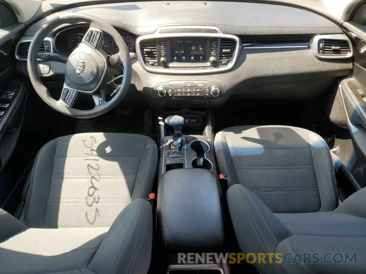8 Фотография поврежденного автомобиля 5XYPG4A35KG582488 KIA SORENTO 2019