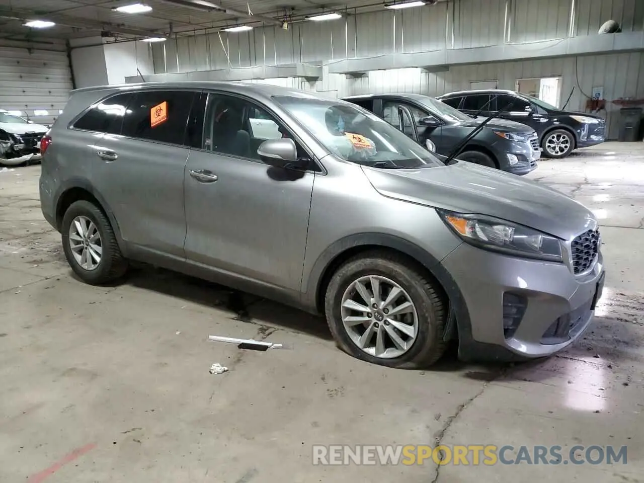 4 Photograph of a damaged car 5XYPG4A36KG438349 KIA SORENTO 2019