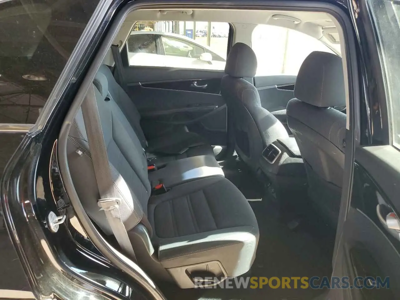 11 Фотография поврежденного автомобиля 5XYPG4A36KG537592 KIA SORENTO 2019