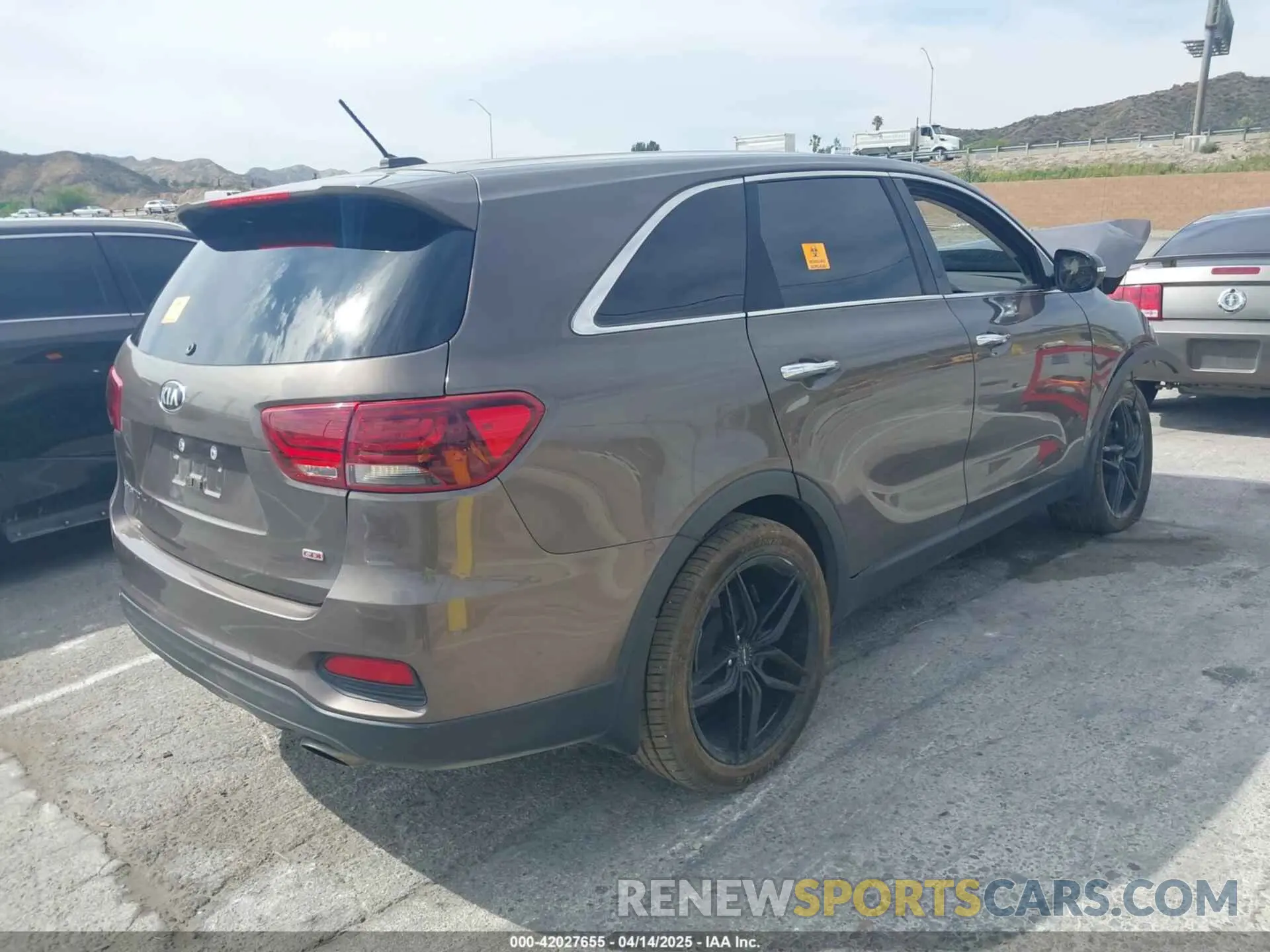 4 Фотография поврежденного автомобиля 5XYPG4A36KG574769 KIA SORENTO 2019