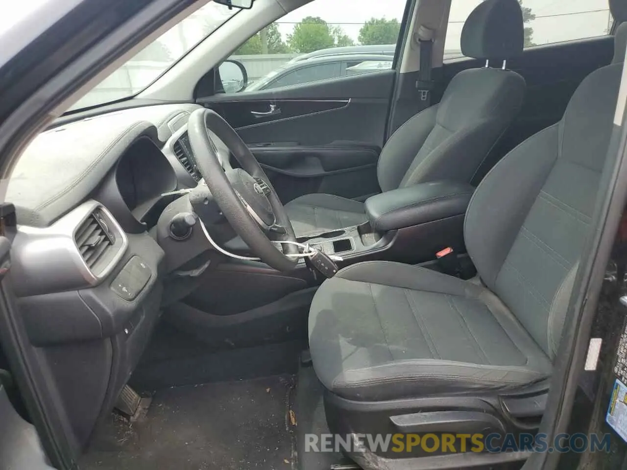 7 Фотография поврежденного автомобиля 5XYPG4A36KG588770 KIA SORENTO 2019