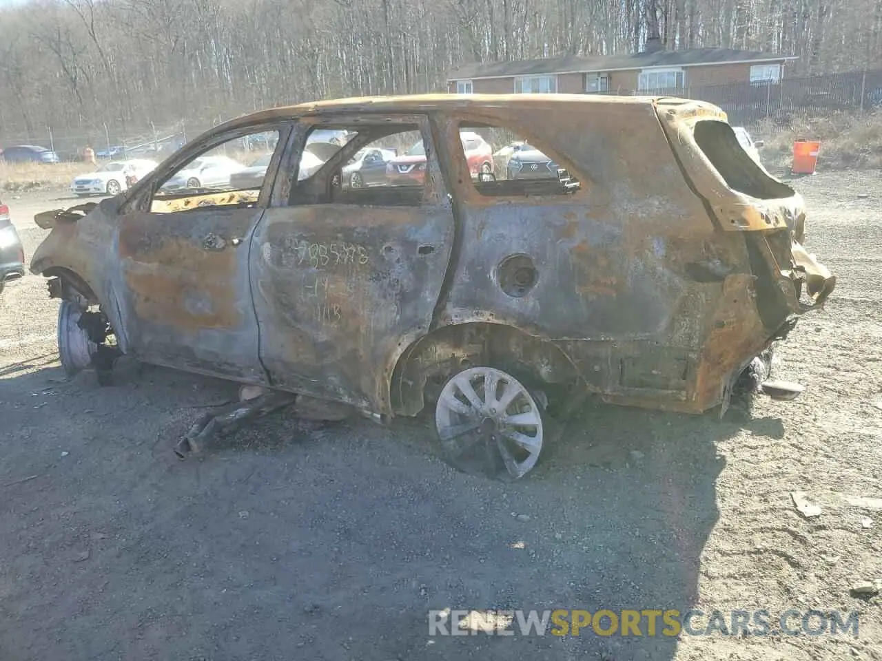 2 Photograph of a damaged car 5XYPG4A37KG478410 KIA SORENTO 2019