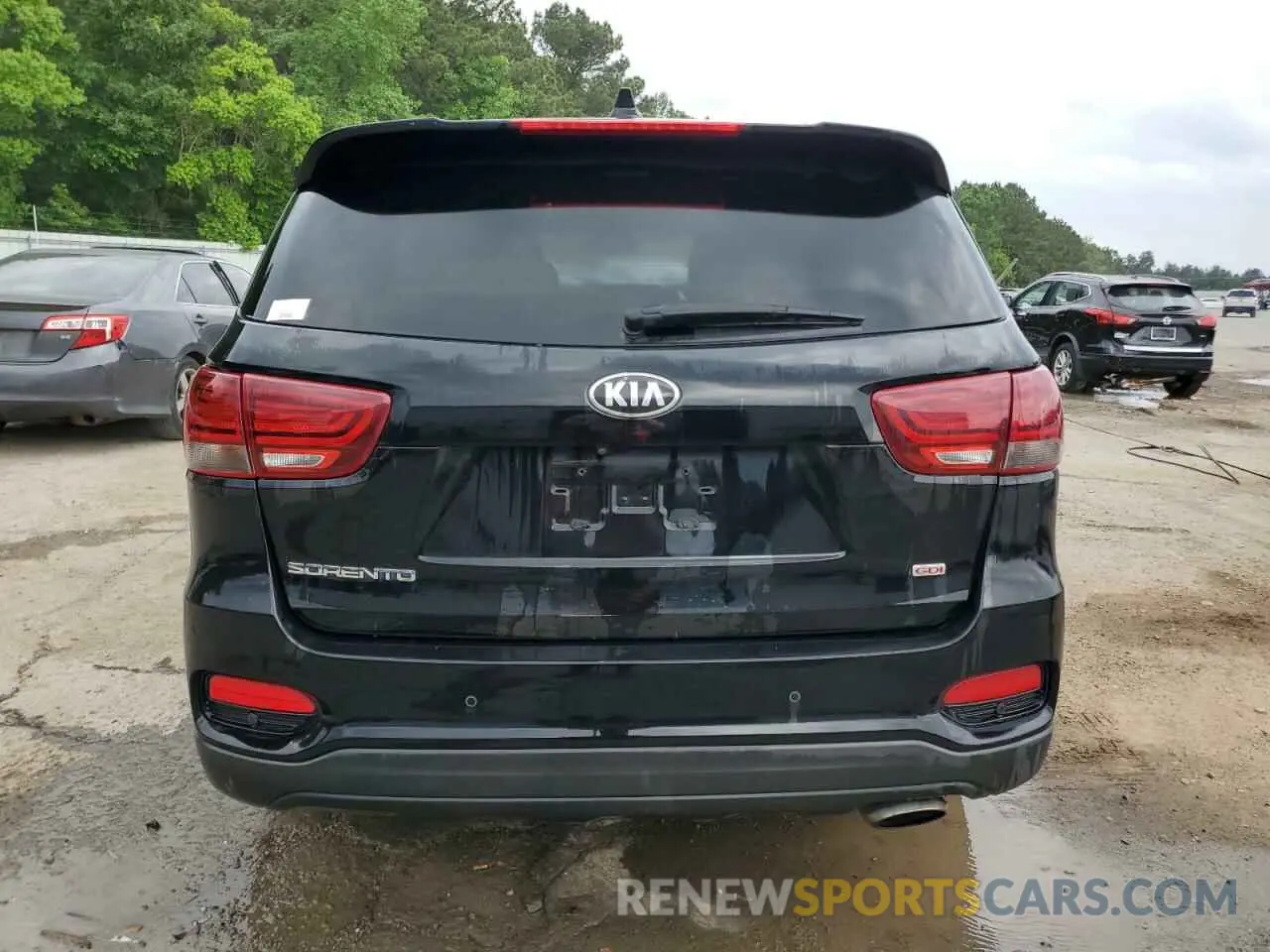 6 Photograph of a damaged car 5XYPG4A37KG480352 KIA SORENTO 2019