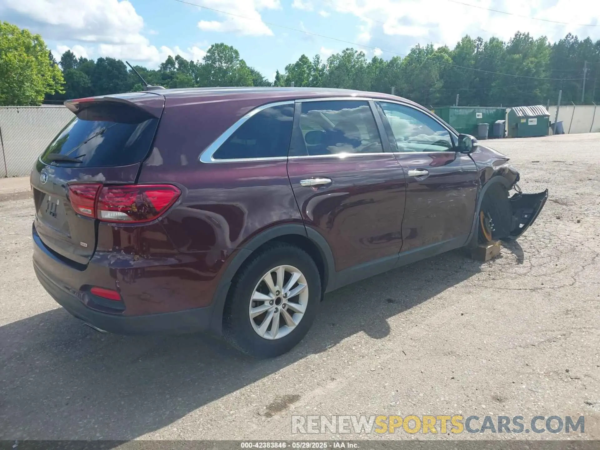 4 Photograph of a damaged car 5XYPG4A37KG508750 KIA SORENTO 2019