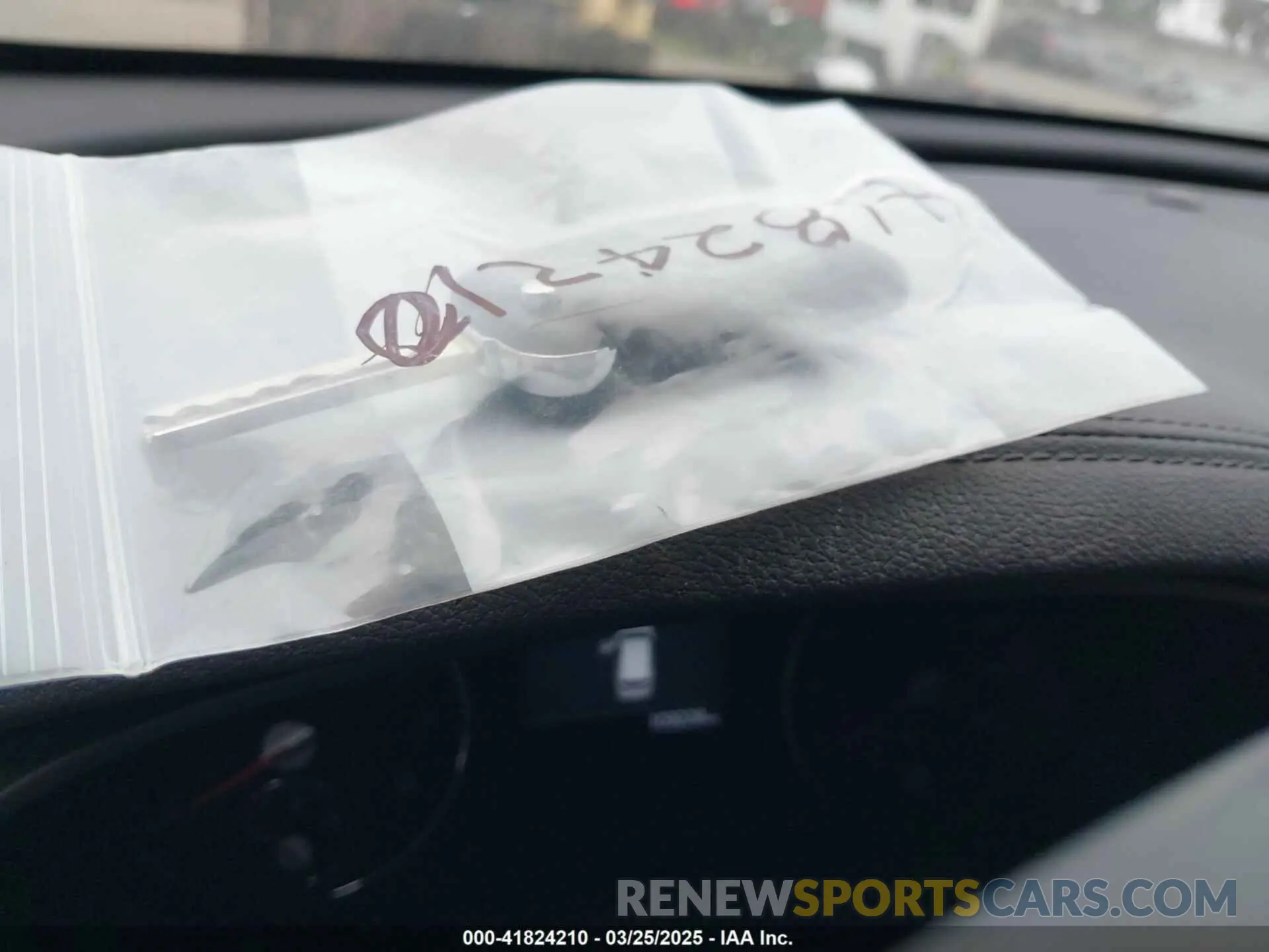 11 Photograph of a damaged car 5XYPG4A37KG524608 KIA SORENTO 2019