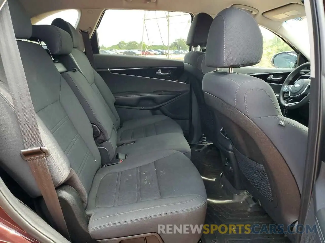 11 Photograph of a damaged car 5XYPG4A38KG466279 KIA SORENTO 2019
