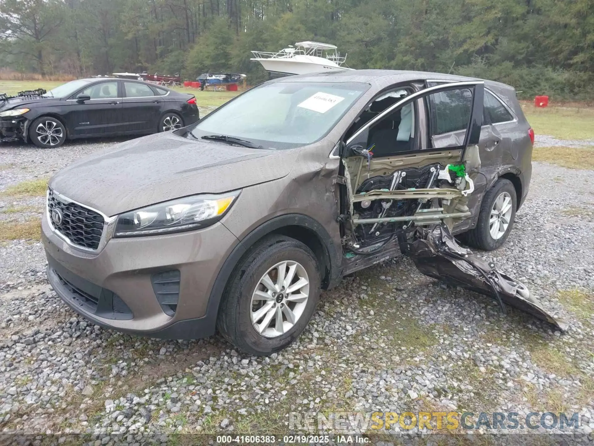 2 Фотография поврежденного автомобиля 5XYPG4A38KG508708 KIA SORENTO 2019