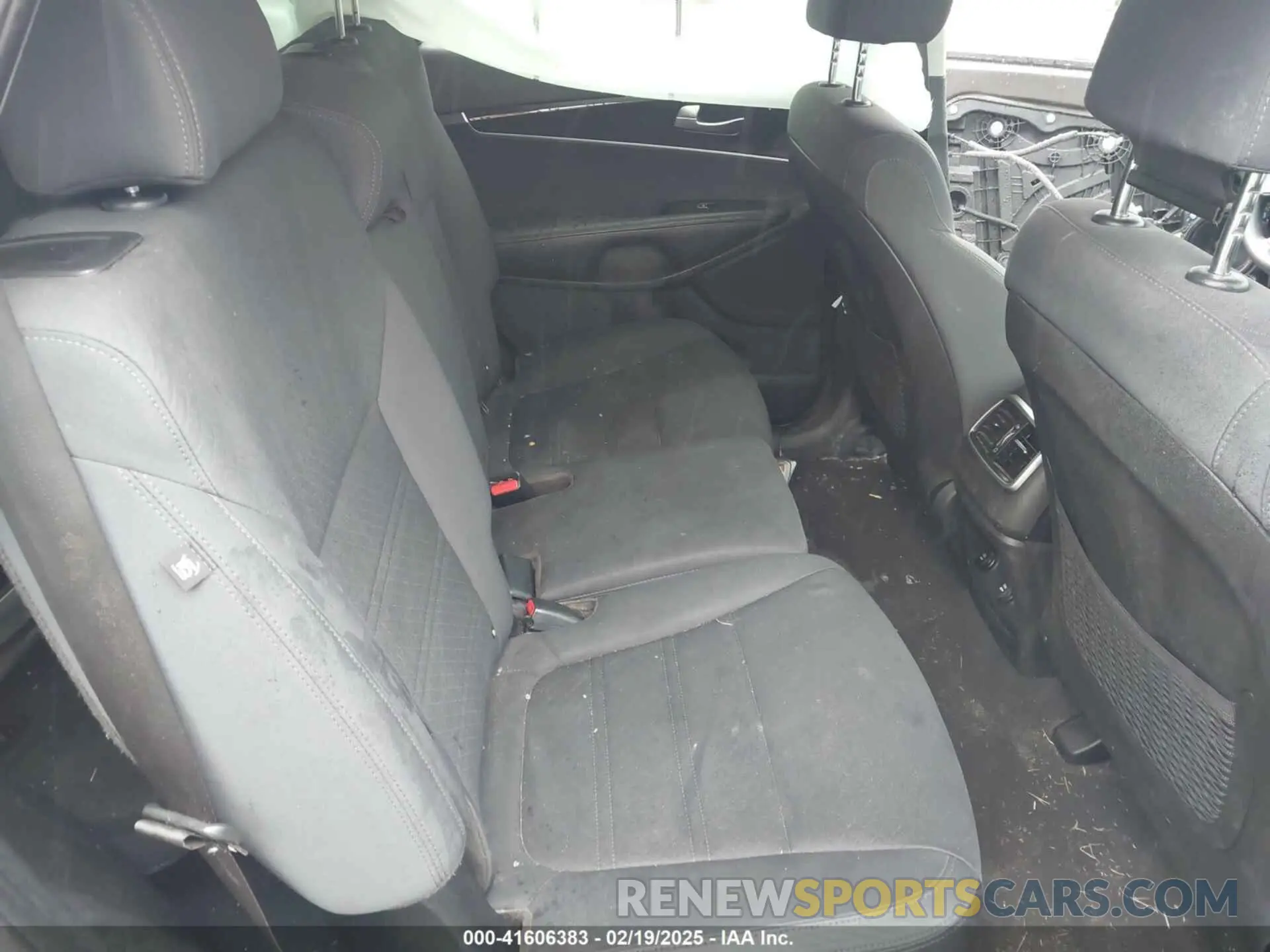 8 Фотография поврежденного автомобиля 5XYPG4A38KG508708 KIA SORENTO 2019