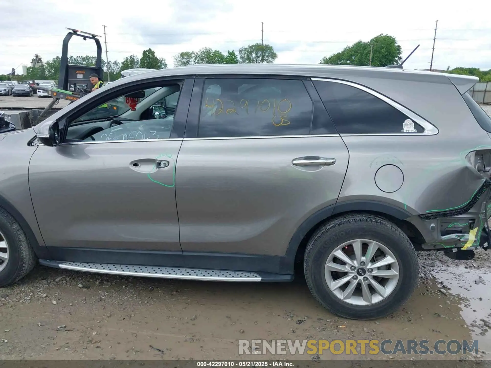 15 Фотография поврежденного автомобиля 5XYPG4A38KG533060 KIA SORENTO 2019