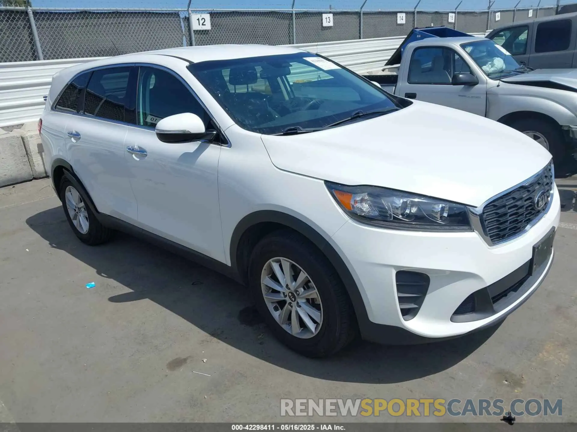 1 Фотография поврежденного автомобиля 5XYPG4A38KG550585 KIA SORENTO 2019