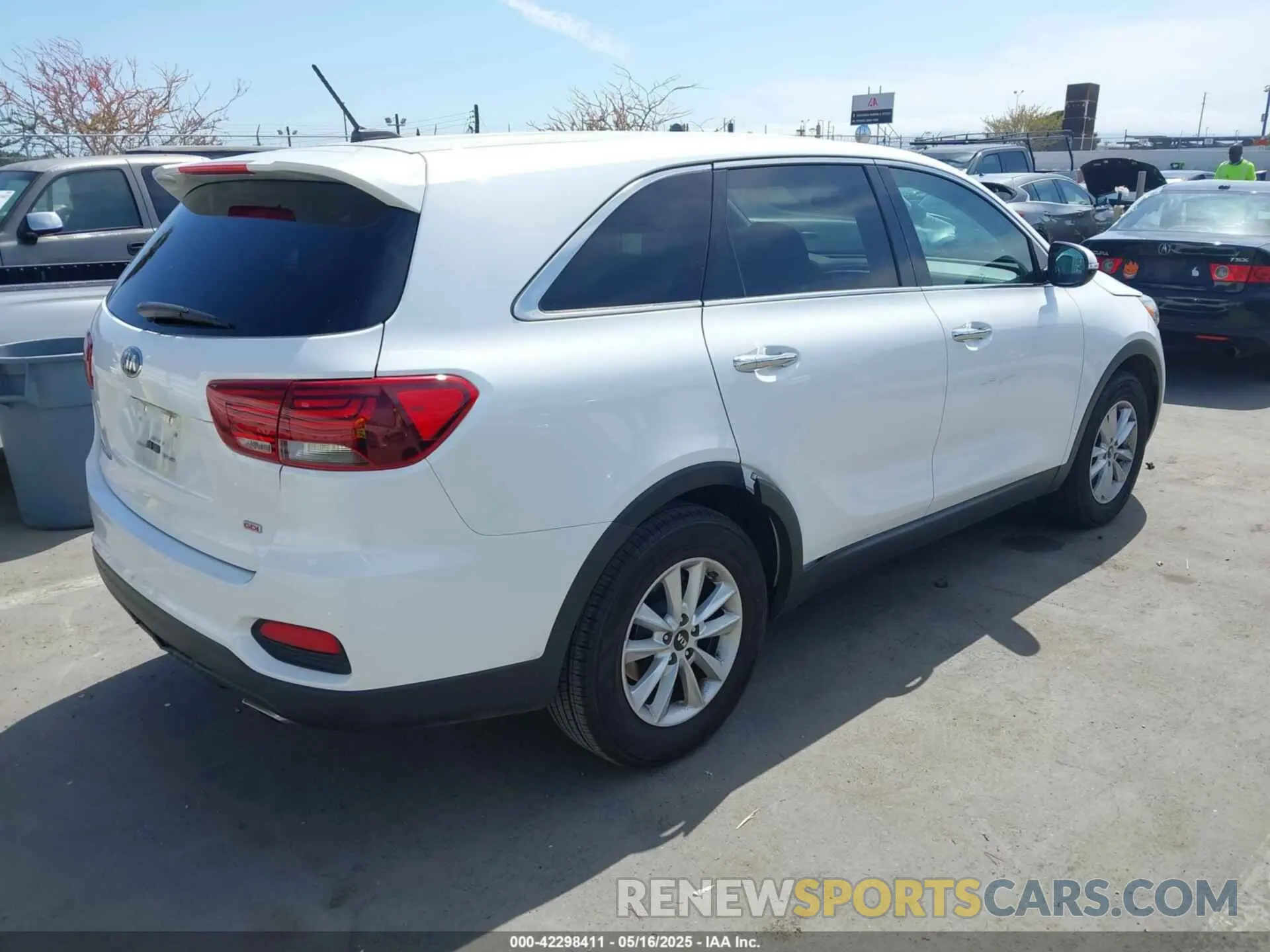 4 Фотография поврежденного автомобиля 5XYPG4A38KG550585 KIA SORENTO 2019
