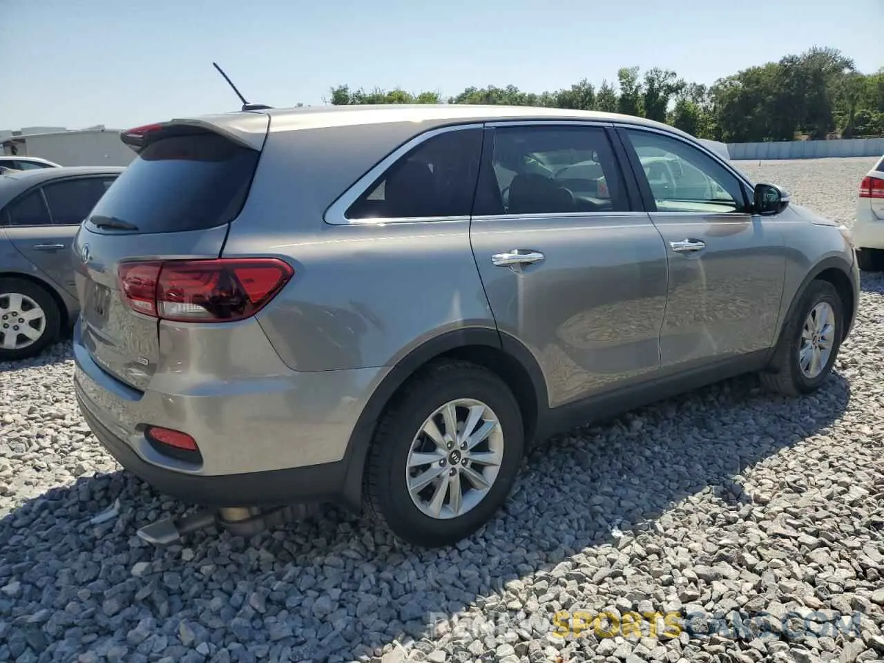 3 Photograph of a damaged car 5XYPG4A38KG552482 KIA SORENTO 2019