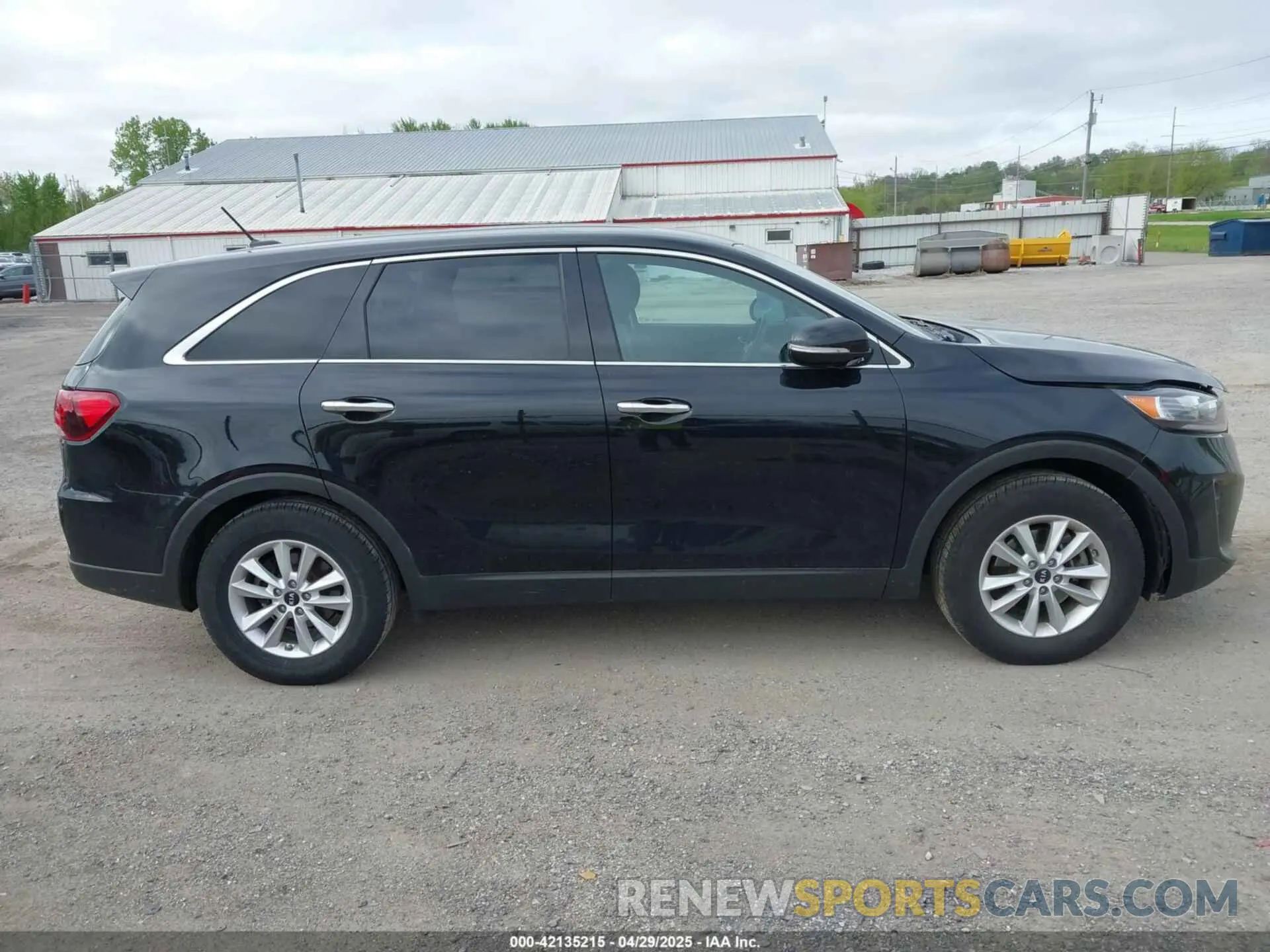 13 Photograph of a damaged car 5XYPG4A38KG576667 KIA SORENTO 2019