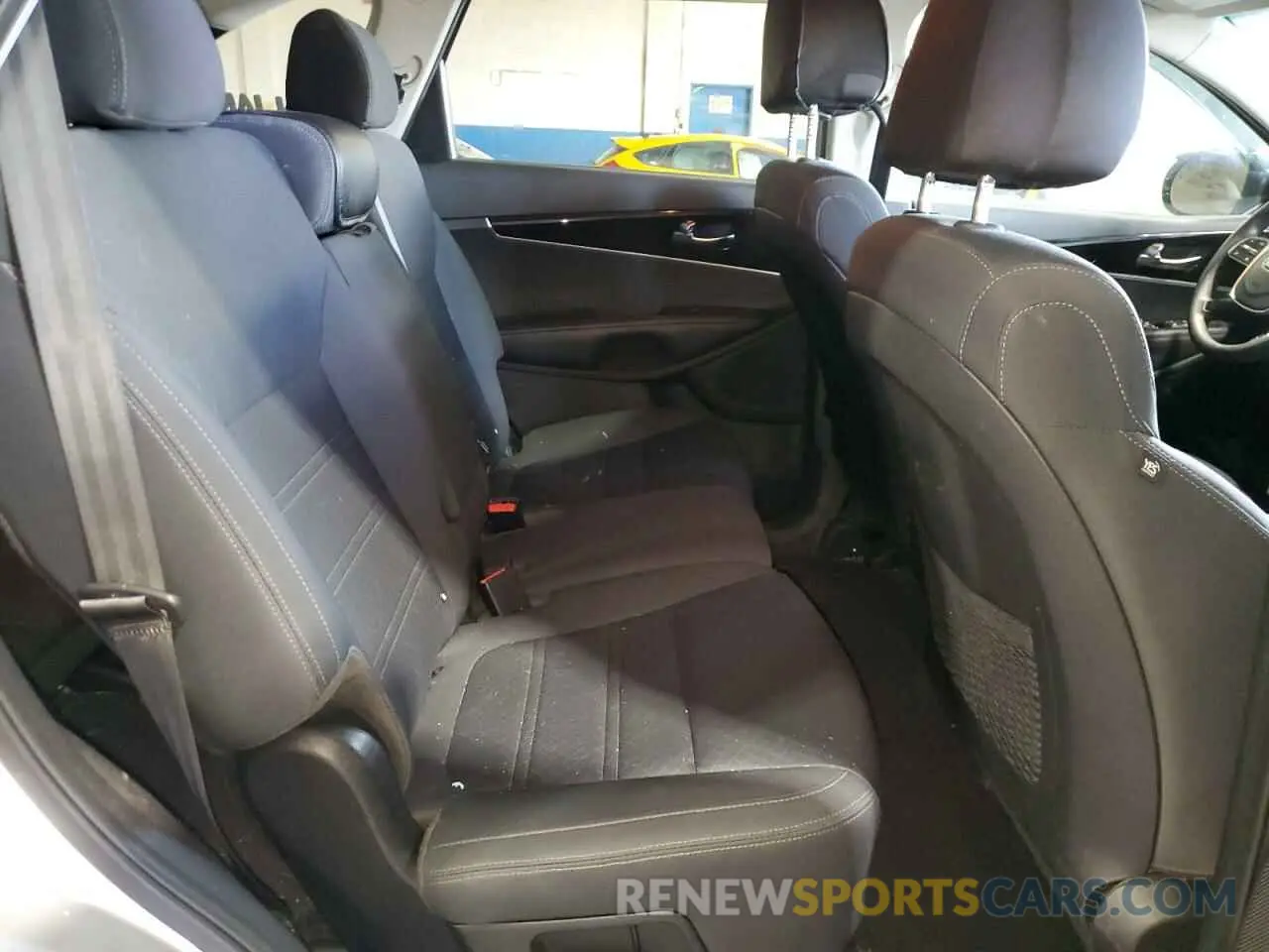 11 Photograph of a damaged car 5XYPG4A38KG595395 KIA SORENTO 2019