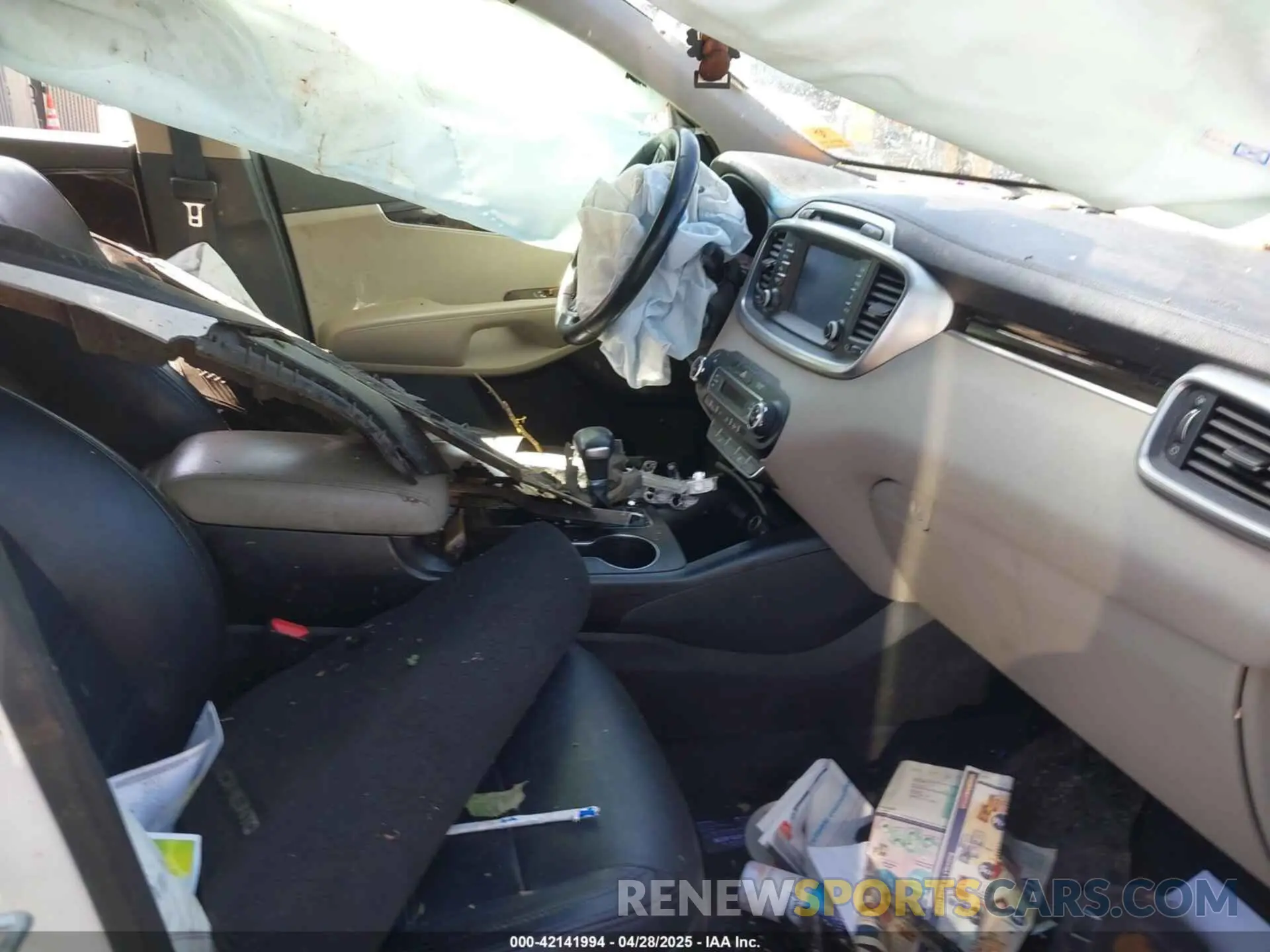 5 Фотография поврежденного автомобиля 5XYPG4A39KG448048 KIA SORENTO 2019