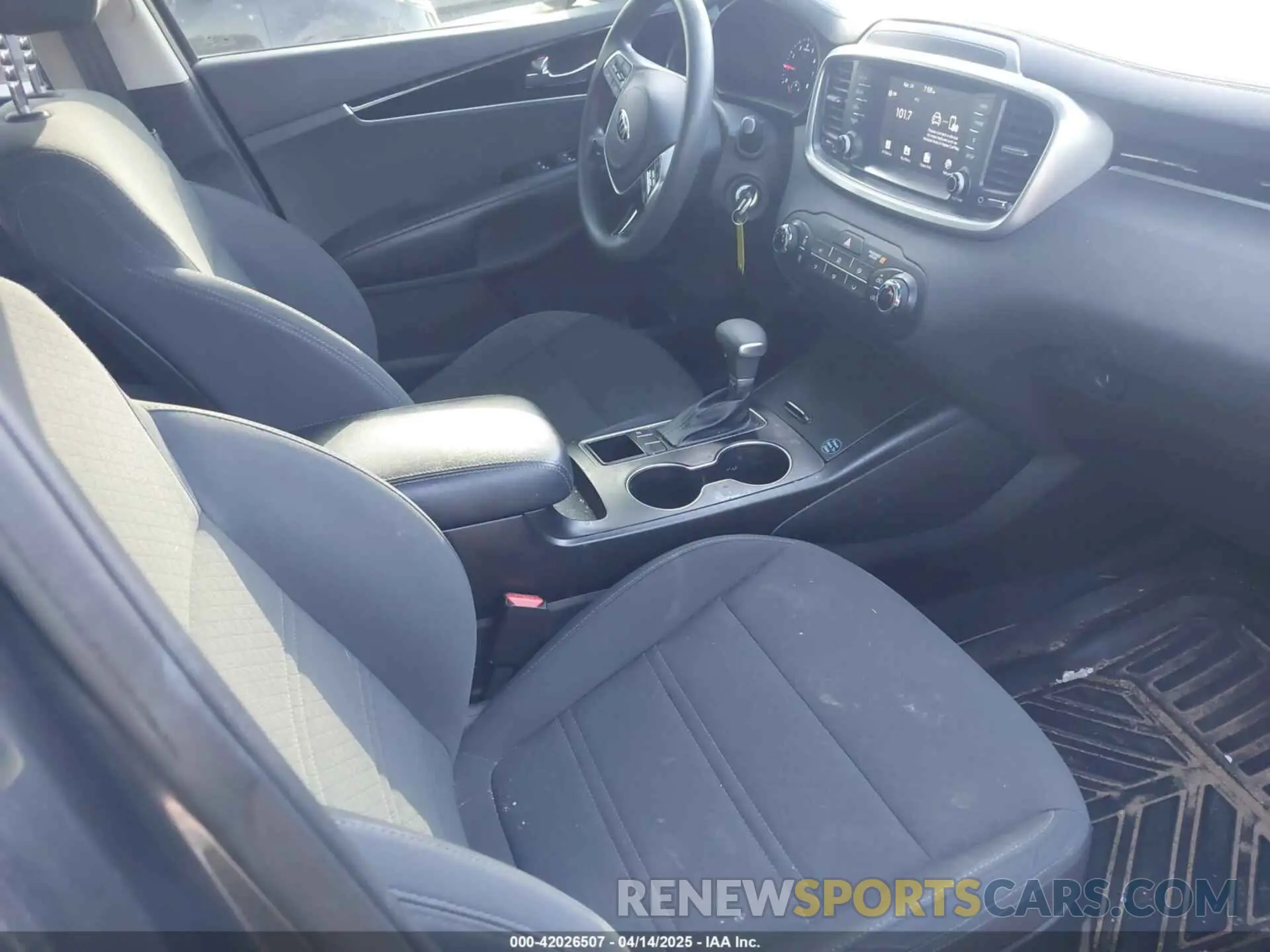 5 Фотография поврежденного автомобиля 5XYPG4A39KG523363 KIA SORENTO 2019