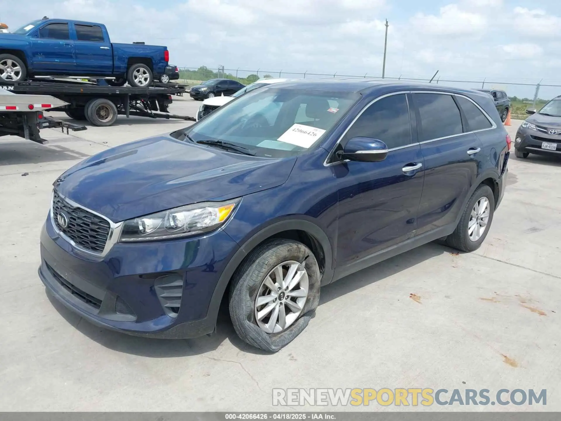 2 Фотография поврежденного автомобиля 5XYPG4A39KG541829 KIA SORENTO 2019