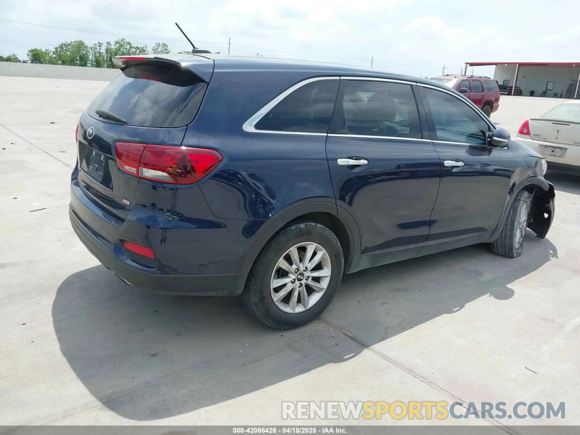 4 Фотография поврежденного автомобиля 5XYPG4A39KG541829 KIA SORENTO 2019
