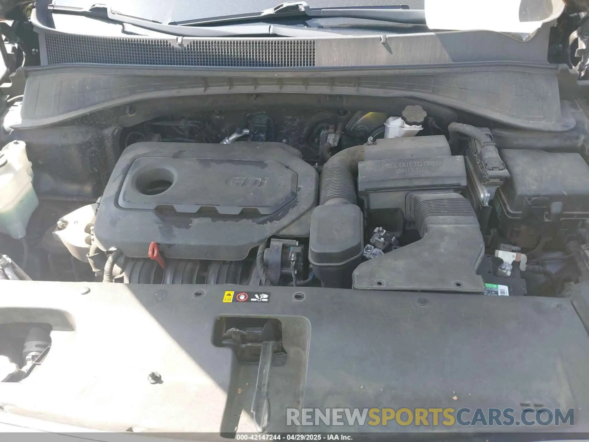 10 Photograph of a damaged car 5XYPG4A39KG576239 KIA SORENTO 2019