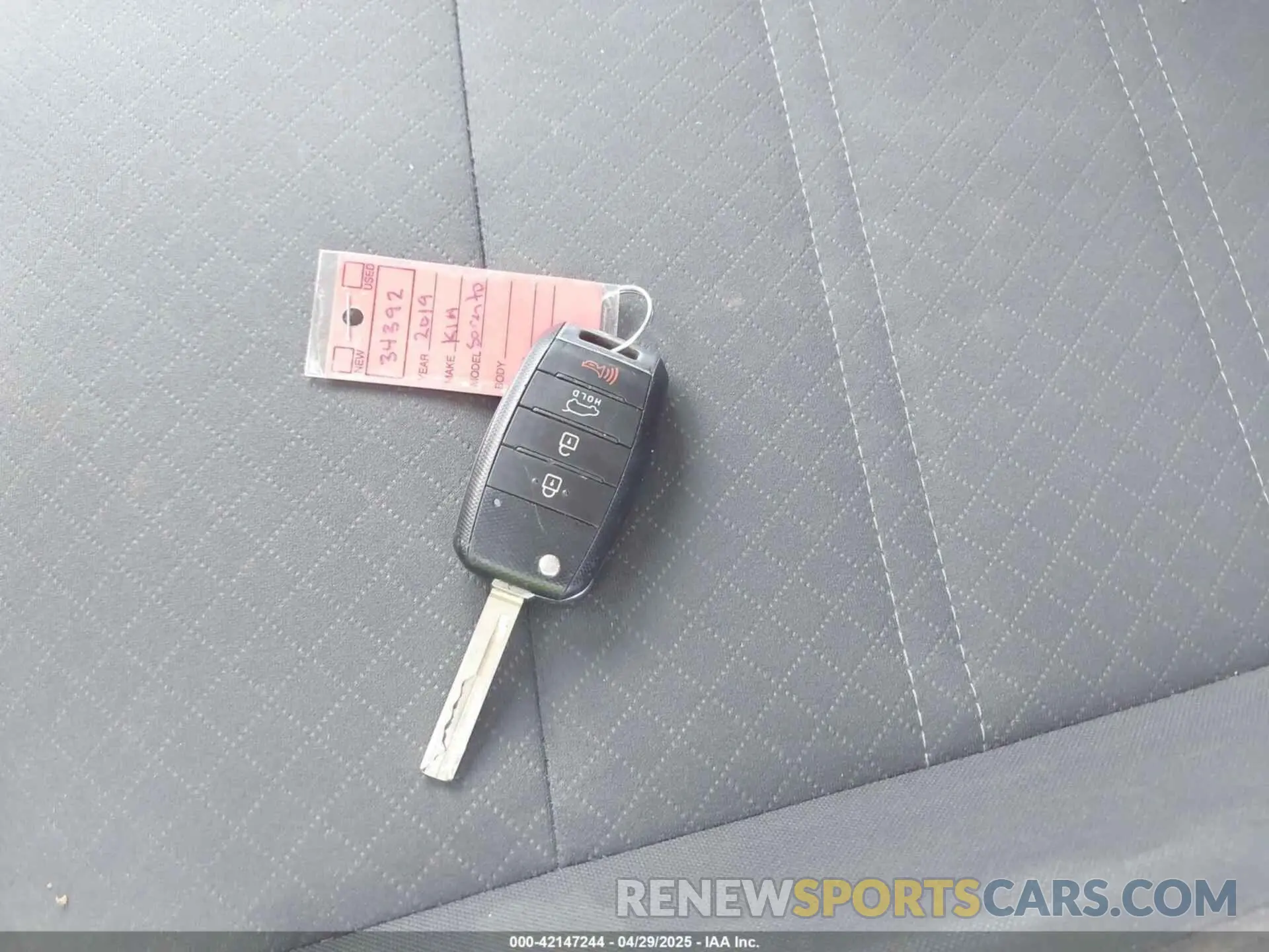11 Photograph of a damaged car 5XYPG4A39KG576239 KIA SORENTO 2019