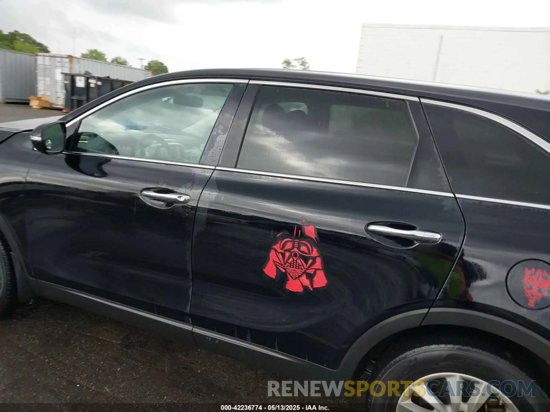 14 Photograph of a damaged car 5XYPG4A39KG584941 KIA SORENTO 2019