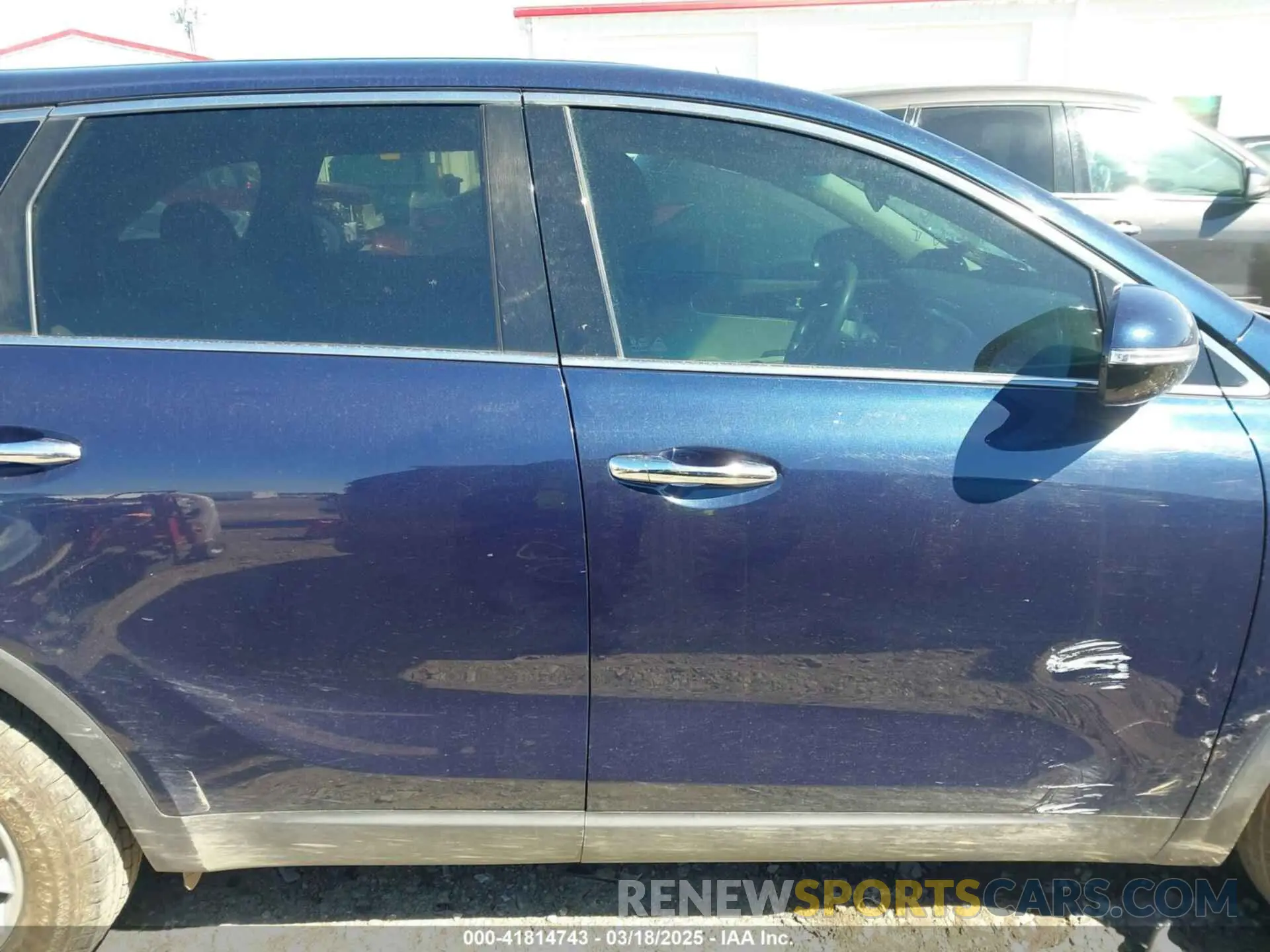 13 Photograph of a damaged car 5XYPG4A3XKG523100 KIA SORENTO 2019