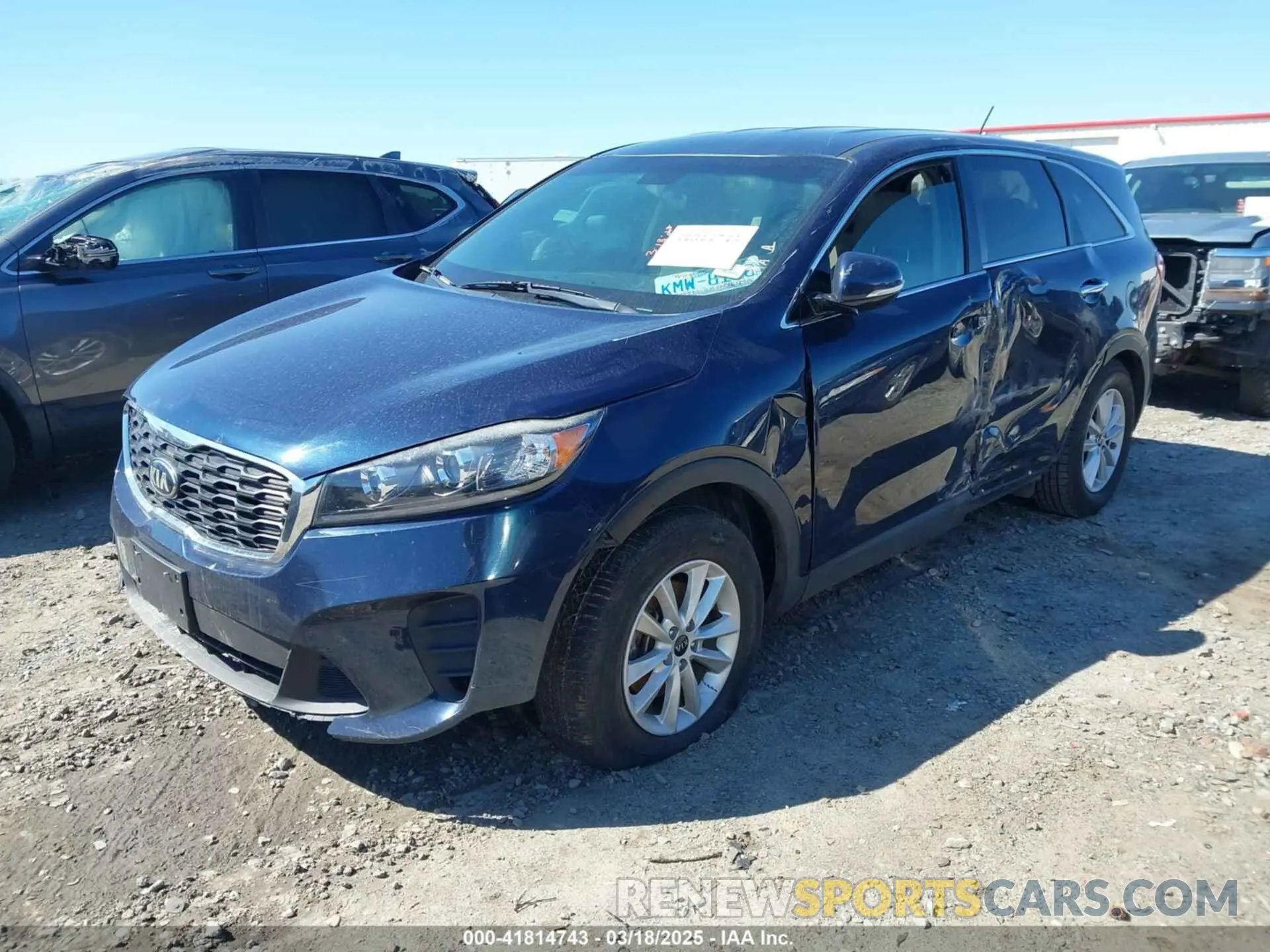 2 Photograph of a damaged car 5XYPG4A3XKG523100 KIA SORENTO 2019