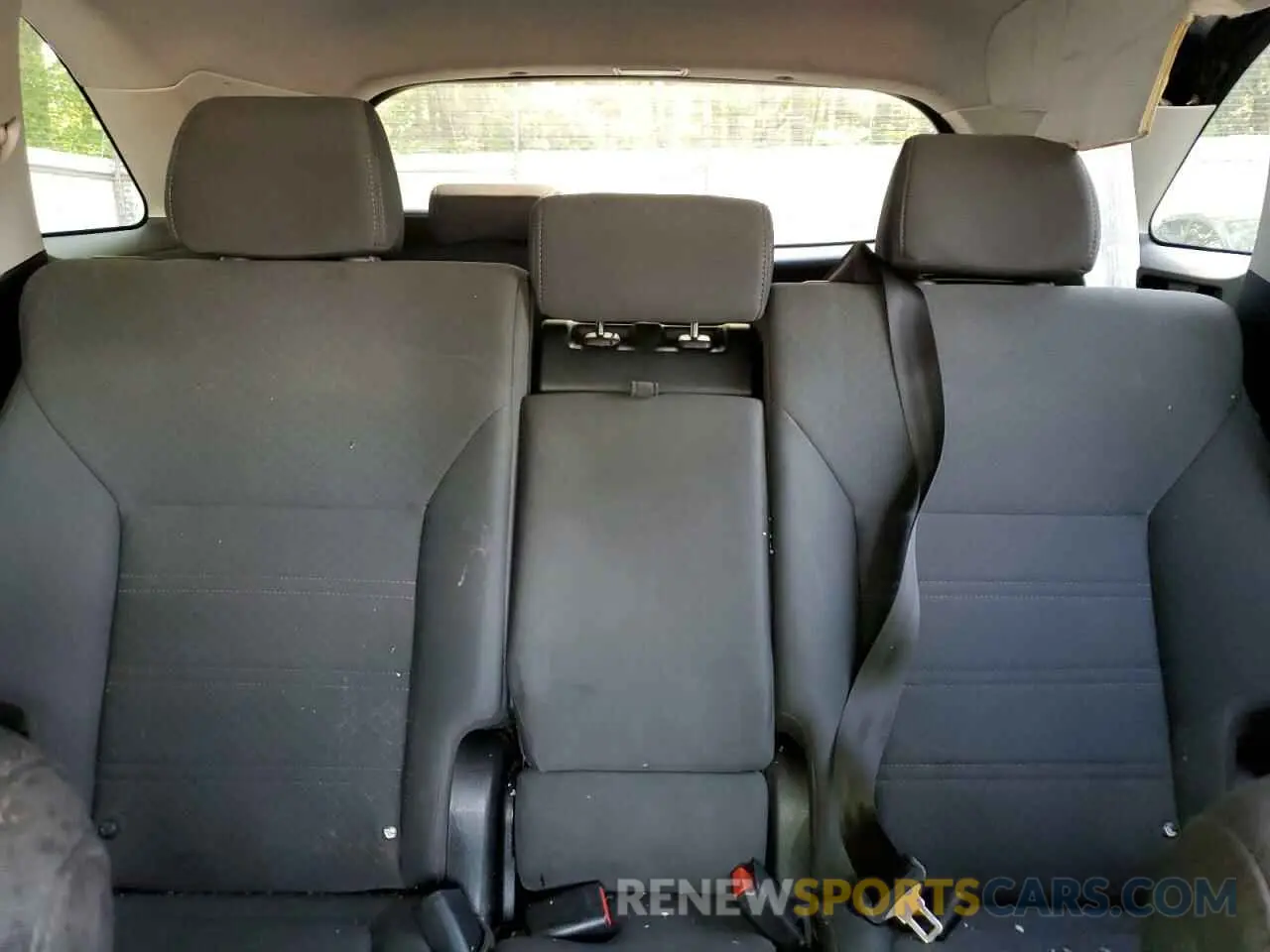 10 Photograph of a damaged car 5XYPG4A3XKG542620 KIA SORENTO 2019