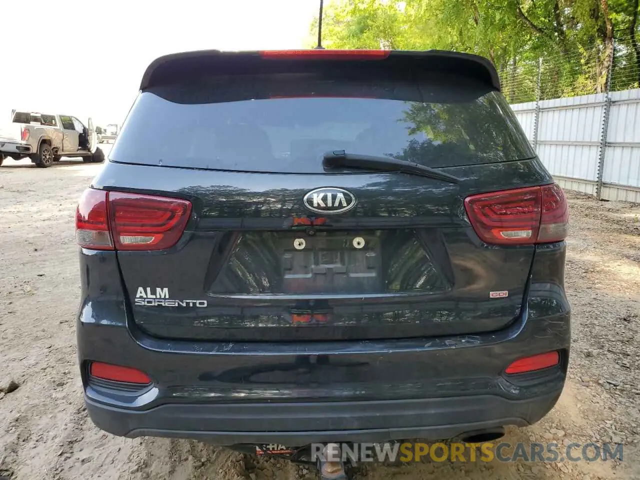 6 Photograph of a damaged car 5XYPG4A3XKG542620 KIA SORENTO 2019
