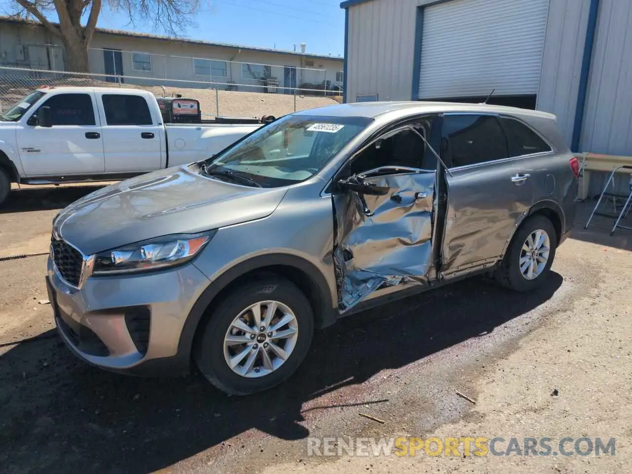 1 Photograph of a damaged car 5XYPG4A3XKG557764 KIA SORENTO 2019