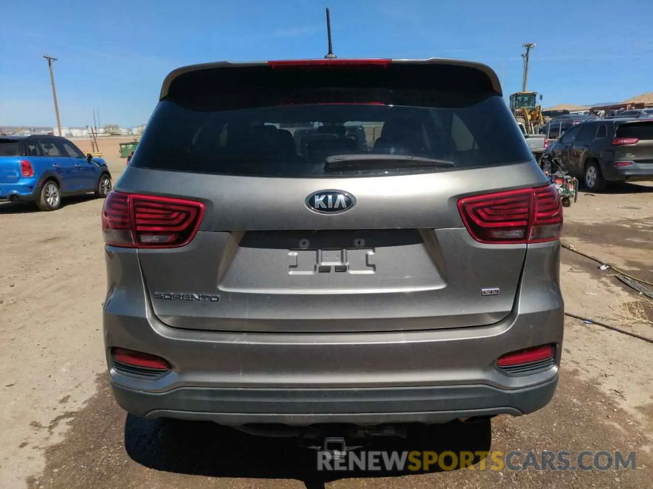 6 Photograph of a damaged car 5XYPG4A3XKG557764 KIA SORENTO 2019