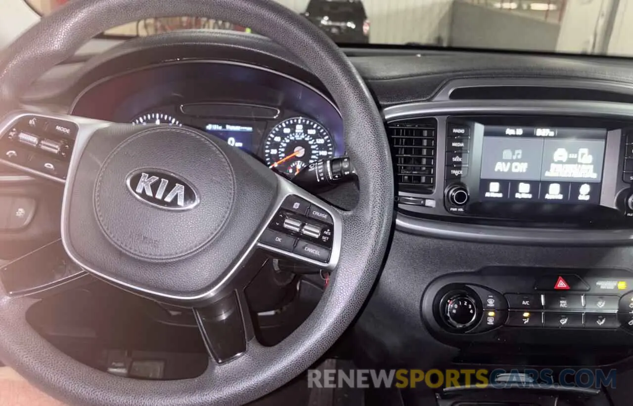 9 Photograph of a damaged car 5XYPG4A3XKG567081 KIA SORENTO 2019