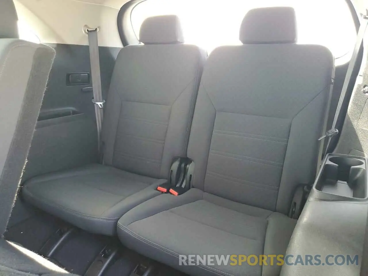 10 Photograph of a damaged car 5XYPG4A3XKG604677 KIA SORENTO 2019